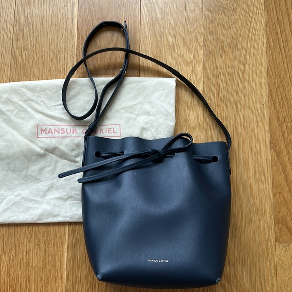 Mansur Gavriel Handbags - Masur Gavriel navy bucket bag